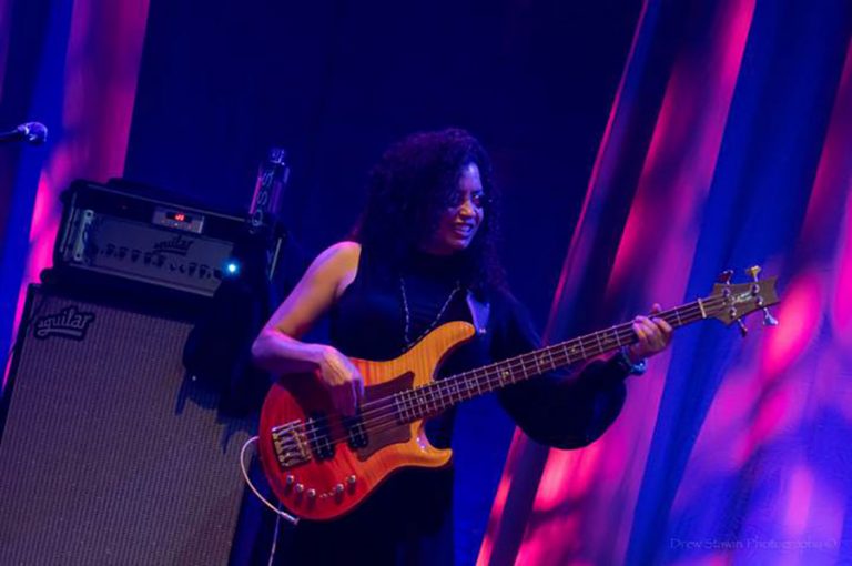 Rhonda Smith endorses Aguilar amps