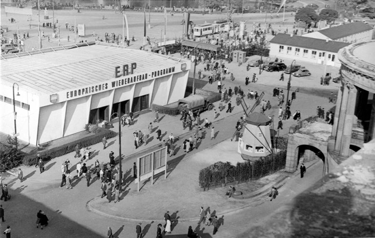 Messe Frankfurt celebrates its 780th anniversary – by getting back to business