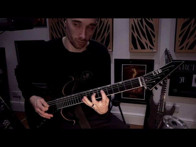 Guitarist Josh Middleton Joins Guitar Show in Liverpool