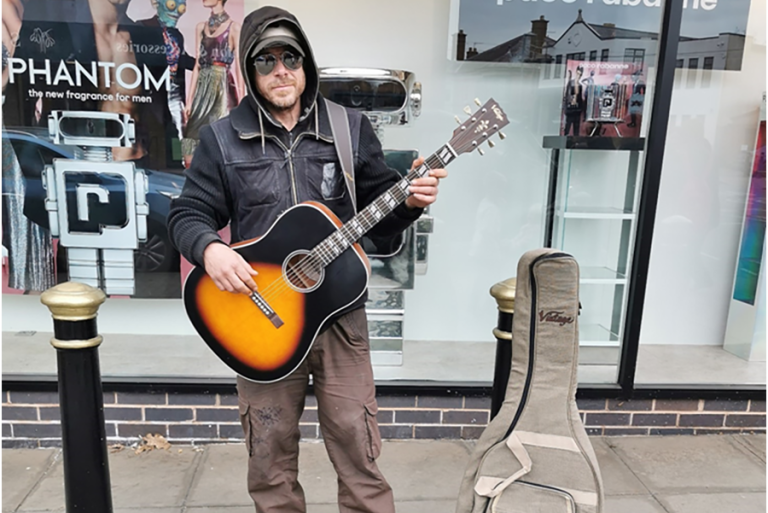 Vintage Guitars To The Rescue