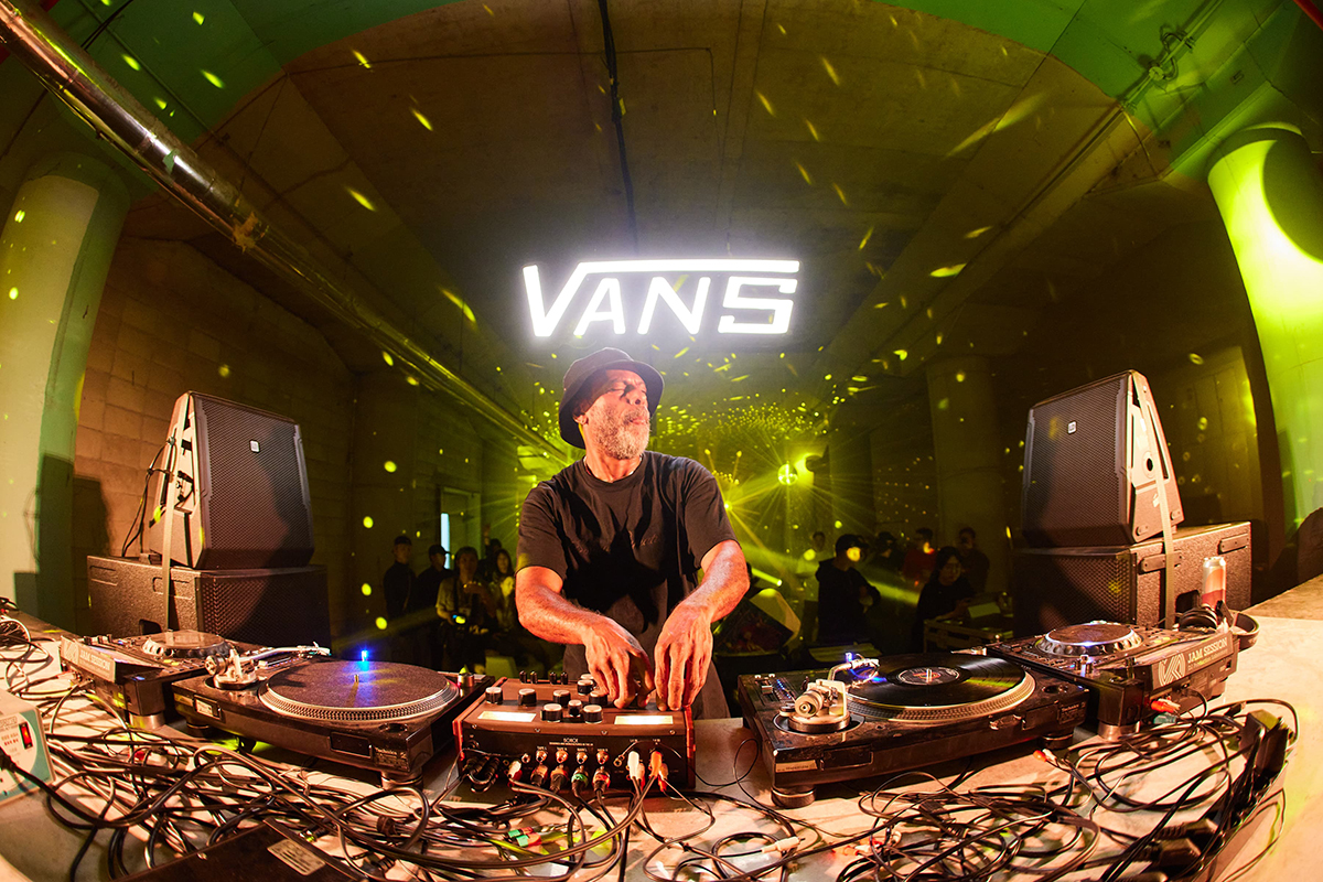 VANS