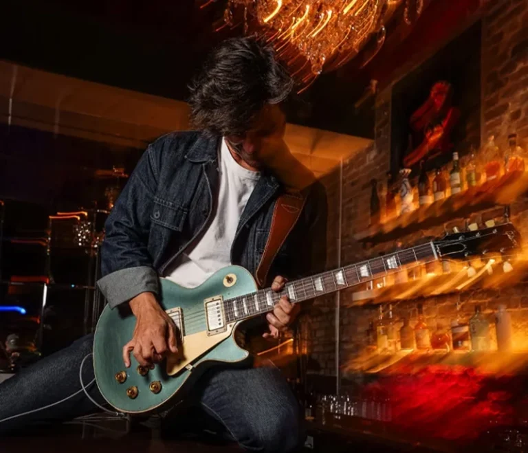 Gibson Garage London partners with Lark Music to include free guitar insurance on qualifying Gibson and Epiphone guitars to UK Residents