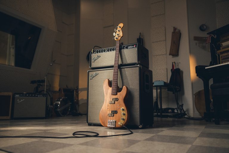 Fender Honours Legendary Session Bassist Lee Sklar With Signature Precision Bass